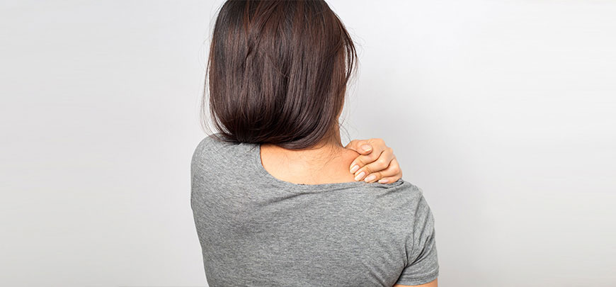 Patient suffering from Shoulder Pain in need of chiropractor in Cupertino